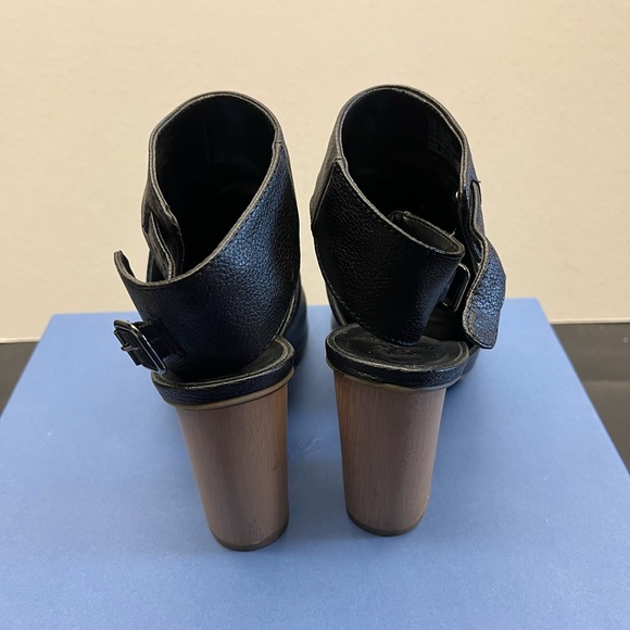 Simply Vera Wang - Size: 6.5 - worn one time/like new in box - Picture 5 of 7